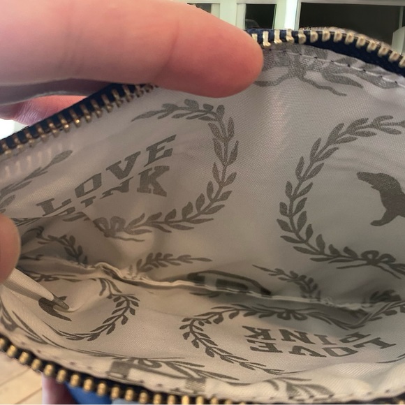 🍀“Victoria Secret” Nwt Love Pink Wristlet - Picture 5 of 5